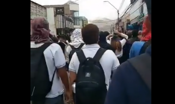 Secundarios se toman las calles de Iquique, Copiapó y Valparaíso en una nueva jornada de protestas