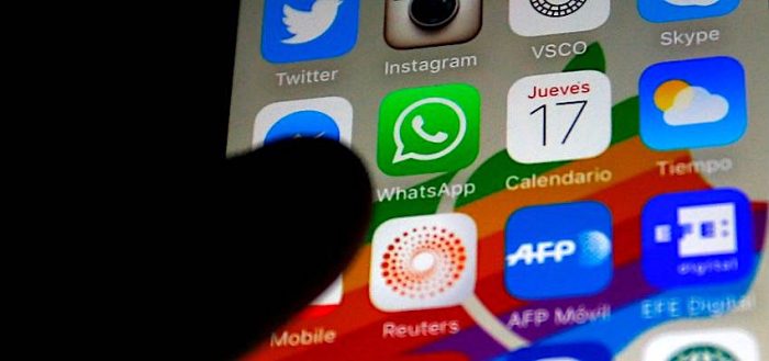 Whatsapp ya dispone de modo oscuro ¿Cómo se activa?