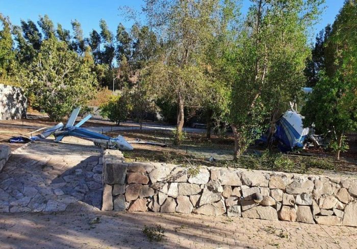 Un fallecido deja accidente aéreo: helicóptero civil capotó en el antejardín de una vivienda de Chicureo