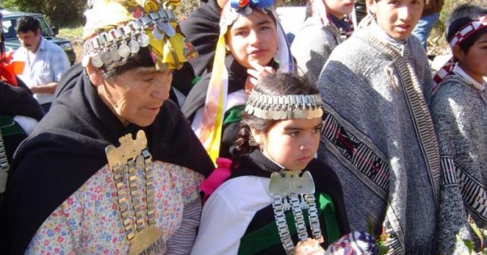 Pueblos mapuche, yagán y rapa nui analizan el coronavirus: «Es un buen tiempo para rearmar nuestra vida»