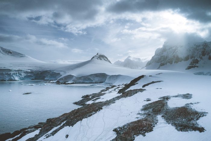 Nuevo libro muestra los principales efectos del cambio climático en la Antártica y criósfera