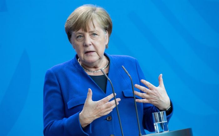 Merkel insta a no «poner en peligro los primeros éxitos» contra la COVID-19 ante reapertura parcial del comercio