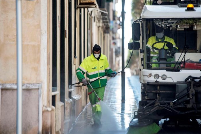 Sigue la tendencia: vuelve a bajar número de muertos diarios por coronavirus en España