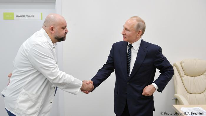Putin hará teletrabajo tras estar en contacto con un médico infectado de coronavirus