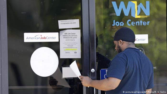 Más de 16 millones de estadounidenses perdieron su empleo en tres semanas