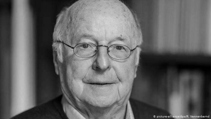 «Usted es un torturador»: murió el político alemán que enfrentó cara a cara a Pinochet