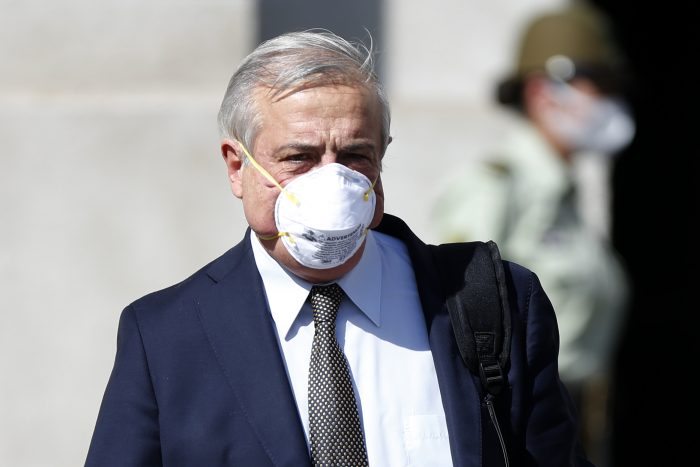 Mañalich en tecla víctima: «Temo que me hagan una acusación constitucional por haber comprado demasiados respiradores”