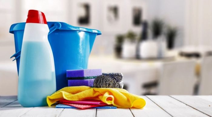 Riesgos de las “recetas caseras” para hacer productos de limpieza