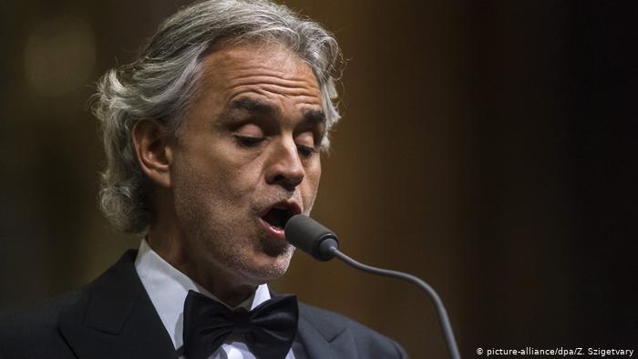 Concierto online: Andrea Bocelli llena la catedral de Milán de música y esperanza