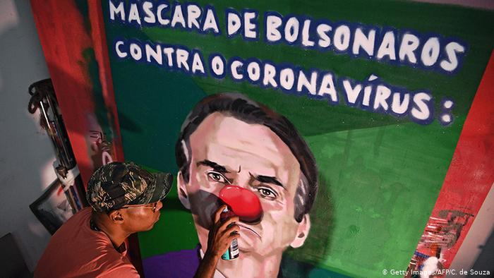 Bolsonaro aislado en la ignorancia: el coronavirus está cambiando el mundo, pero no al presidente brasileño