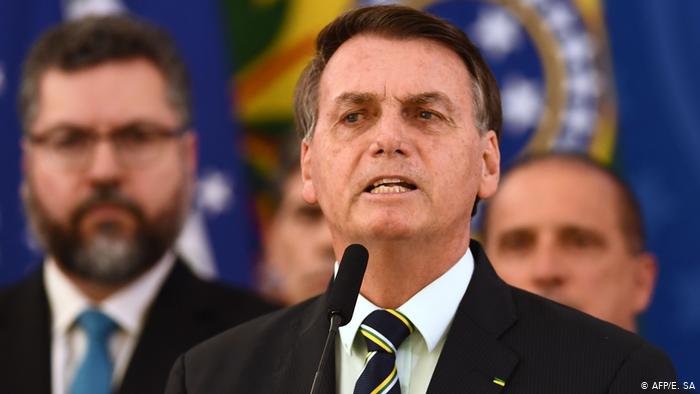 «Soy mesías, pero no hago milagros»: La respuesta de Bolsonaro por brusca alza de muertes por covid-19 en Brasil