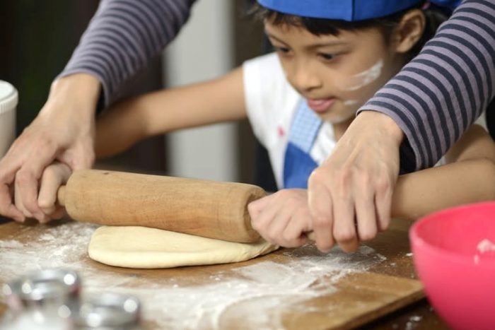 Lecciones de ciencia para que los niños aprendan mientras hacemos pan durante el confinamiento