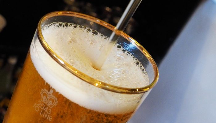 ¿Cómo una cerveza se convierte en alcohol gel?