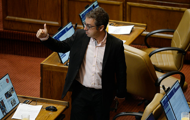 Silber pide a Contraloría una auditoría a ministerios y servicios públicos para verificar cuánta ayuda estatal ha llegado a trabajadores y empresas