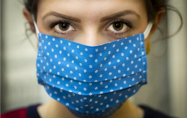 Microbiólogo explica por qué algunos materiales no sirven para hacer mascarillas