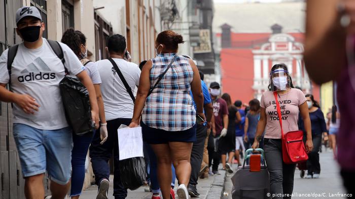 Perú desacata cuarentena y casos de coronavirus suben a 60.000