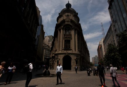 Firma acuerda compra del edificio de Bolsa de Comercio y presenta un proyecto de regeneración urbana