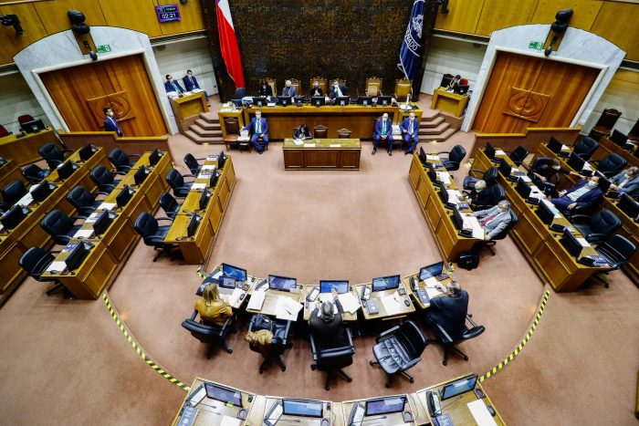 Cruje la «cocina» y los parlamentarios «vitalicios»: Senado vota hoy límite retroactivo a la reelección