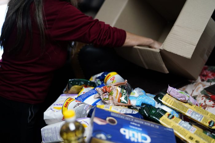 Gobierno califica como un éxito la primera jornada de «Alimentos para Chile»: se entregaron 7.850 cajas