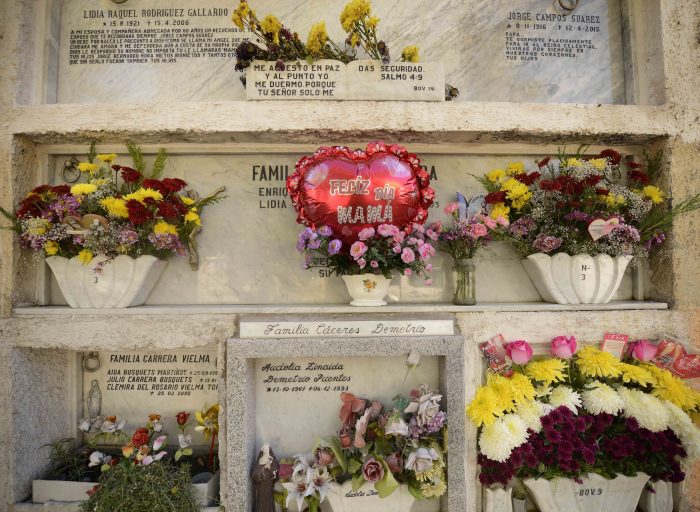 Trabajadores de cementerios piden no abrir el «día de la madre»: «Es un alto riesgo el que se corre»