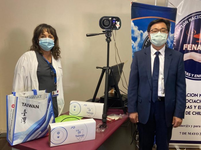 Gobierno de Taiwán entrega a la Federación de Enfermeros de Chile insumos médicos para combatir la pandemia del Covid-19