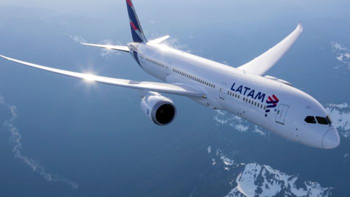 Latam Airlines aclara que domicilio principal de la aerolínea está fijado en Santiago de Chile