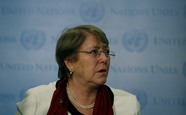 Bachelet se encuentra viajando a Chile tras muerte de su madre, Ángela Jeria