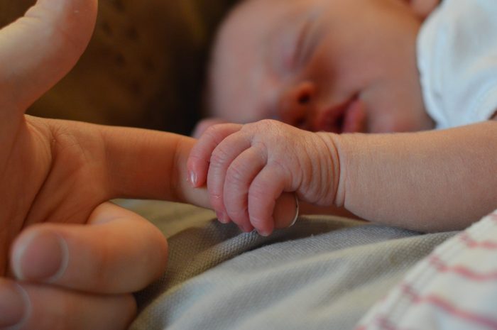 Senado despacha proyecto de ley que permite anteponer apellido materno