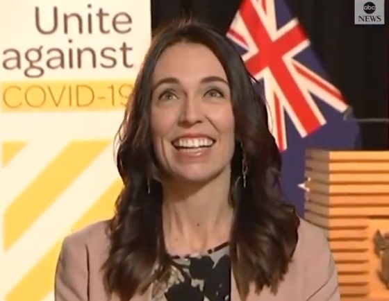 Temblor sorprende a presidenta de Nueva Zelanda en plena entrevista televisiva