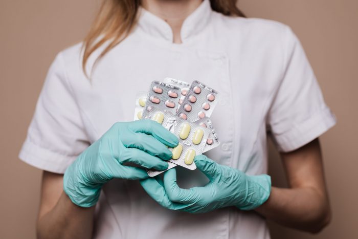 Instituto de Salud Pública (ISP) oficia a farmacias para que vendan anticonceptivos sin exigir receta médica ni presencial ni online
