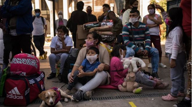 Perú levanta cuarentena con 285.213 contagios y 9.677 muertos