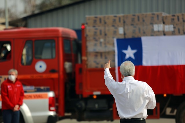 «Alimentos para Chile»: Piñera promete que antes del 21 de junio estarán las 2,5 millones de cajas repartidas  