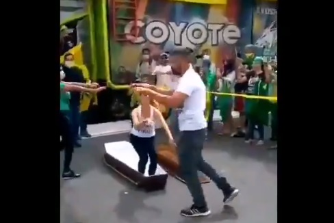 Indignación en Brasil: seguidores de Bolsonaro hacen burla del coronavirus bailando ‘Thriller’