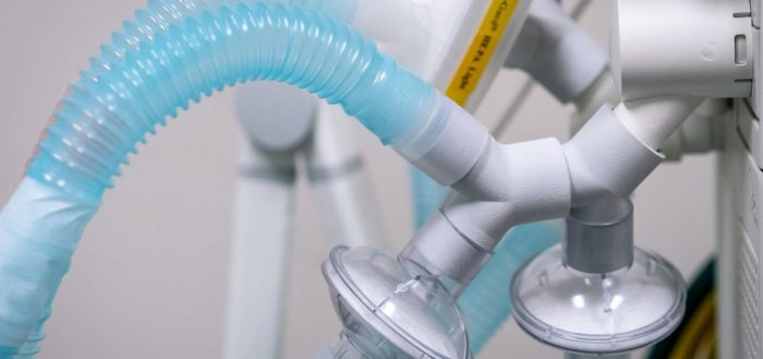 Minsal autoriza a hospitales a usar “splitters” para conectar dos pacientes al mismo ventilador mecánico