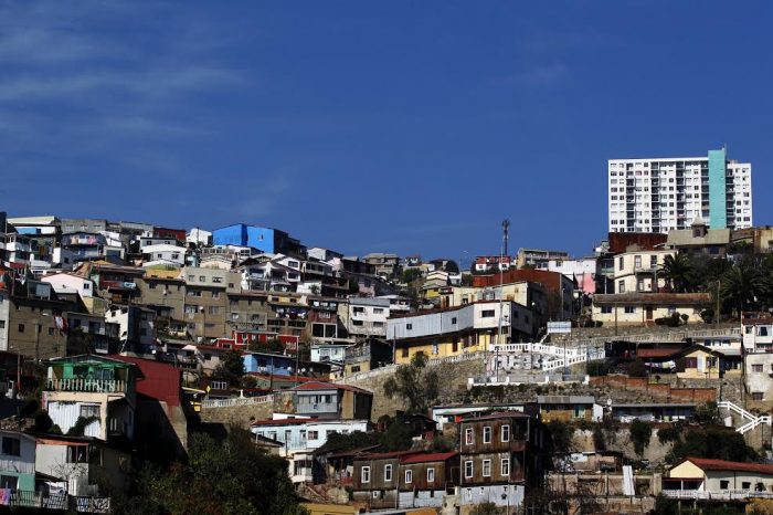 Investigadores de cuatro universidades critican medidas económicas del Gobierno para Valparaíso