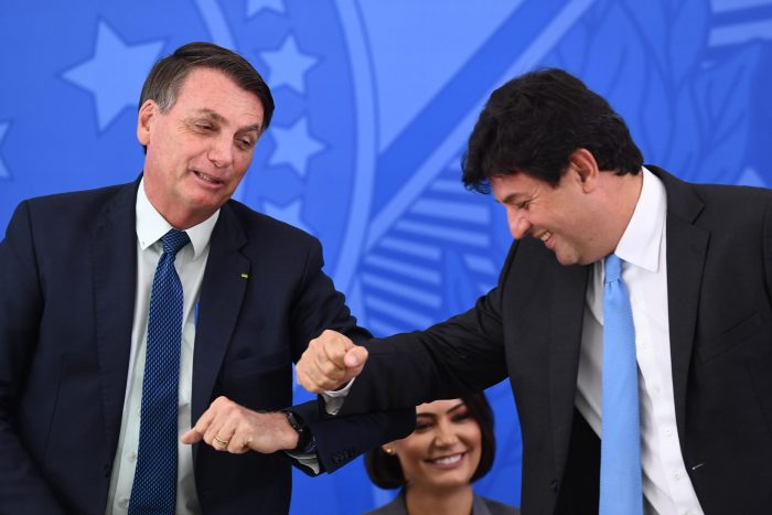 Exministro de Bolsonaro: «Médicos no saben de guerra, generales no saben de salud»