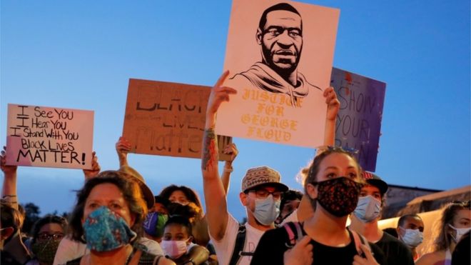 «Una mezcla inflamable»: 4 factores que explican por qué la muerte de George Floyd desató una ola de protestas tan grande en EE.UU.