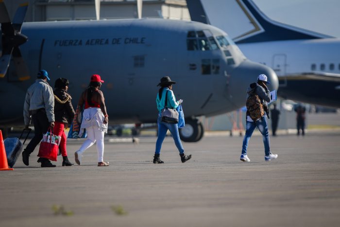 Cancillería dispondrá vuelo humanitario para repatriar a colombianos varados en Chile y traer a compatriotas de regreso