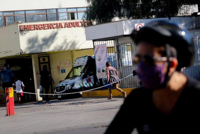 Red de salud de la RM colapsada: más de 200 pacientes con Covid-19 han fallecido en los servicios de Urgencia