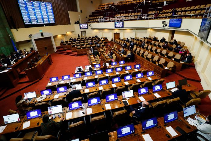 Límite a la reelección: bancadas de oposición rechazaron «intentos de lobby para impedir promulgación» de la ley