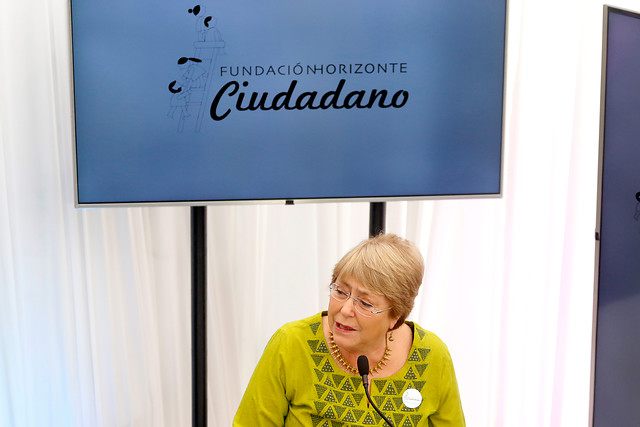 La «cumbre» de Bachelet, Siches y Defensora de la Niñez