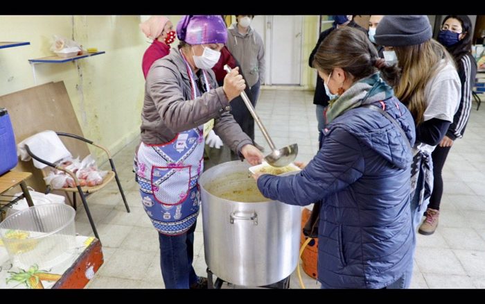 De la cocina de Zaldívar a la olla común