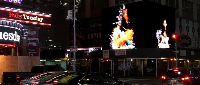 Artista chileno expone obra digital en pantallas de Times Square en Nueva York