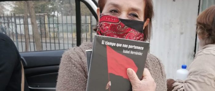 Autoras chilenas inician campaña para llevar libros a los sectores más vulnerables