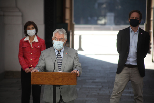 Ministro de Salud, Enrique Paris: «Llamo al diálogo a todo el ámbito de la Salud, a reunirse, y a trabajar en conjunto»