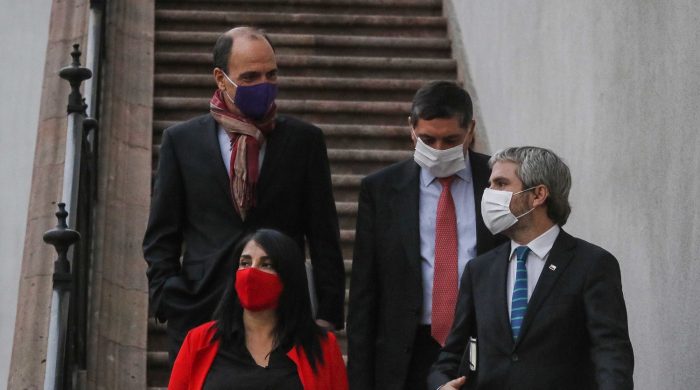 Salen los peones y entran los caballos al gabinete político de Piñera para alinear las huestes en Chile Vamos