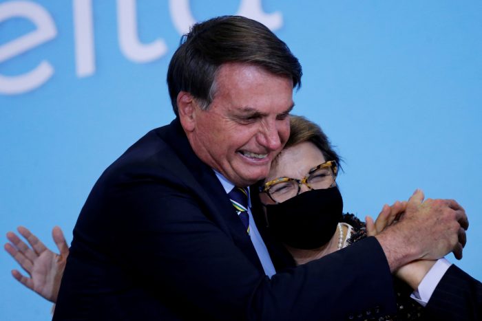 Bolsonaro tiene síntomas de Covid-19 y sus exámenes se conocerán el martes