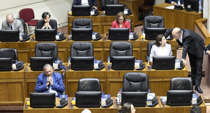 Oposición pone presión a La Moneda: los 24 senadores anunciaron su voto a favor al retiro del 10% de fondos de la AFP