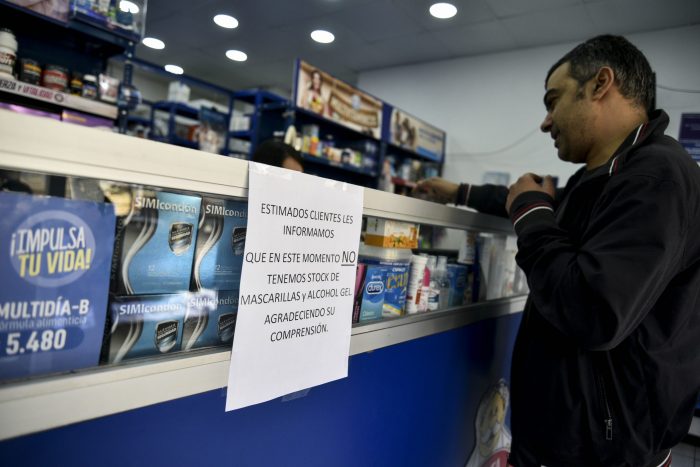 Fenatrafar denuncia que farmacia está usando alcohol gel no certificado para sus funcionarios