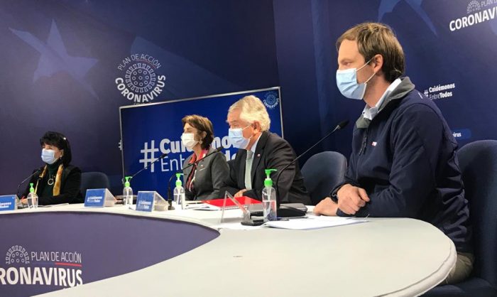 Ministro Paris ratifica mejoría en cifras de covid-19 y dice que se está trabajando en un plan de desconfinamiento